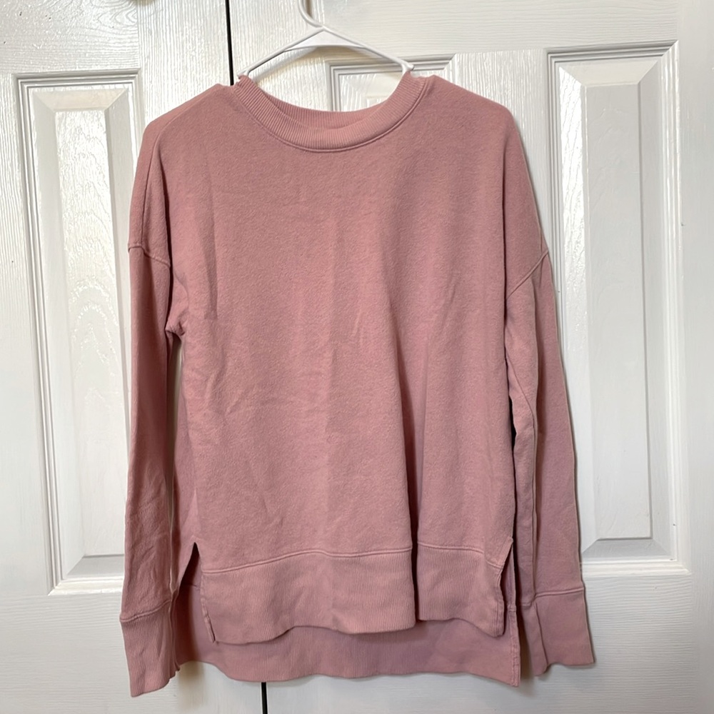 Light pink sweater Size 4-6W
